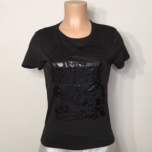 Volcom lips/comic/true to this black tee shirt. New - Picture 2 of 6